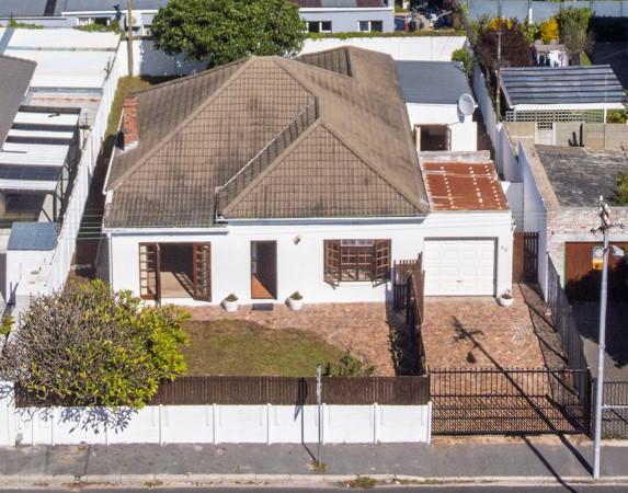 4 Bedroom Property for Sale in Claremont Western Cape